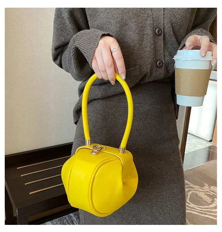 Retro Purse and Handbag Fashionable Women